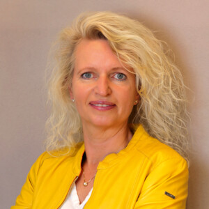 Bettina Ulrich - <b>Executive Vice President Sales</b><br>Betriebliche Präventions- und Gesundheitsmanagerin – TÜV